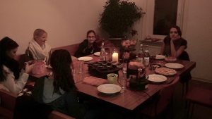 Jugendtreff OSCAR beim Raclette-Essen
